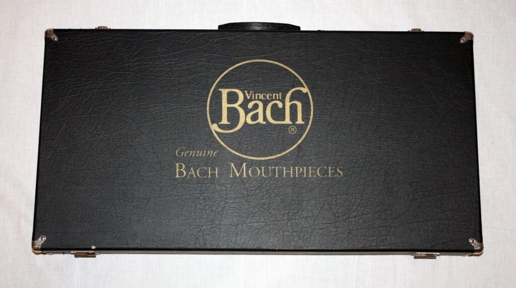 Mouthpiece DealerDisplayCase Elkhart3Row view1