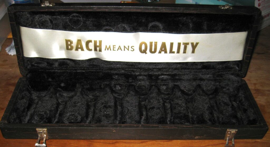 Mouthpiece DealerDisplayCase MTV9 view1