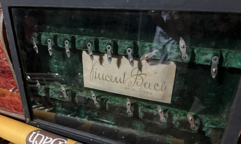 Mouthpiece DealerDisplayCase Pre1922