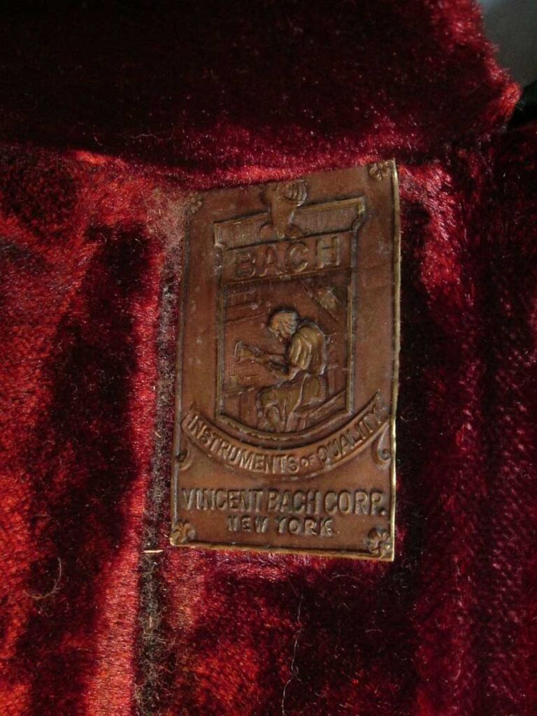 Trumpet Case 1938 SN7020 Badge