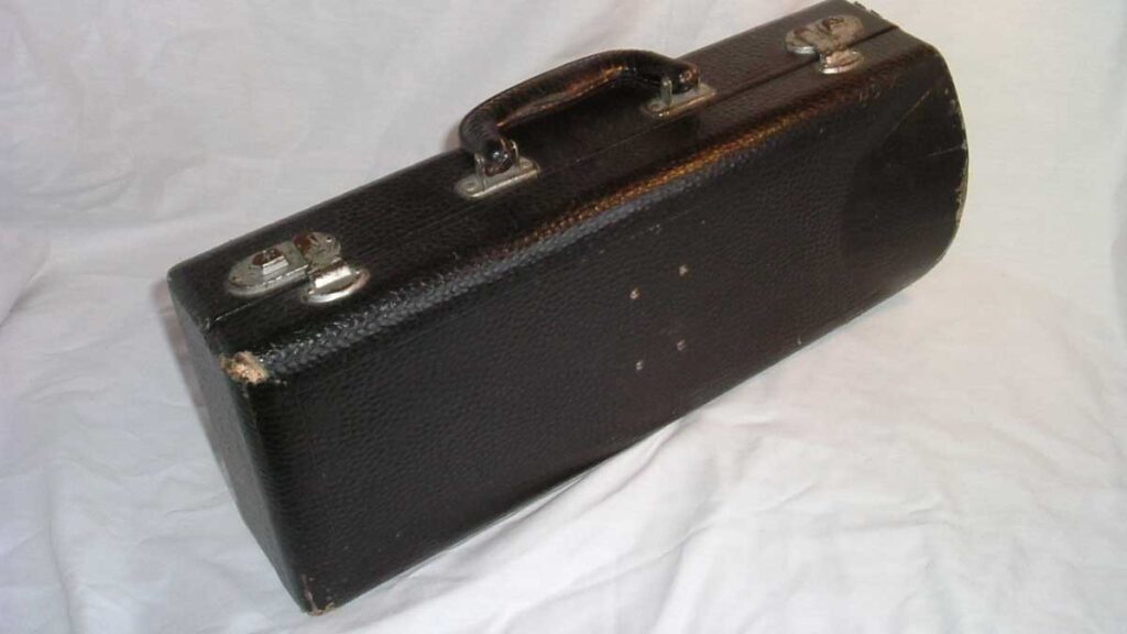 Trumpet Case 1938 SN7020 Front