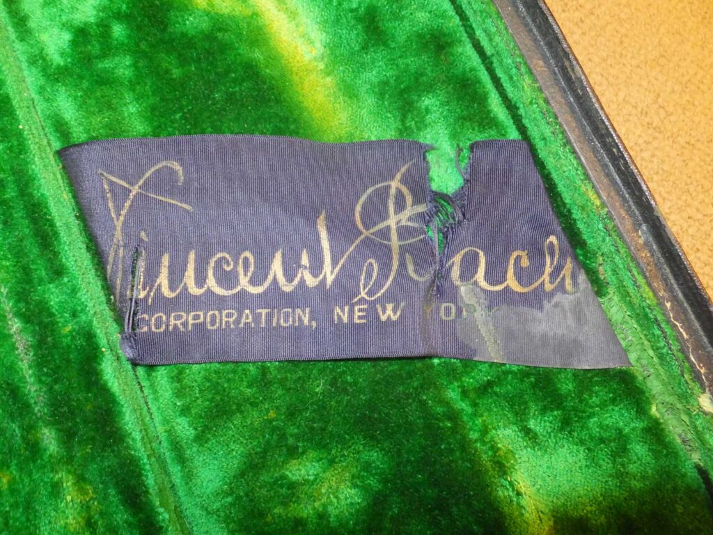 Trumpet Case GreenRibbonDetail 1929