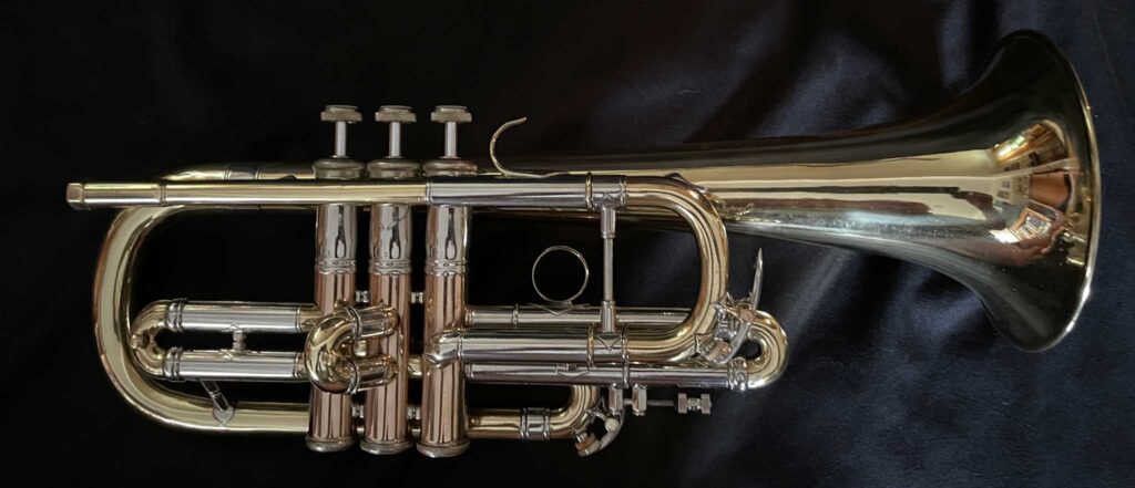 Bach Flugelhorns SN2253 SideFront