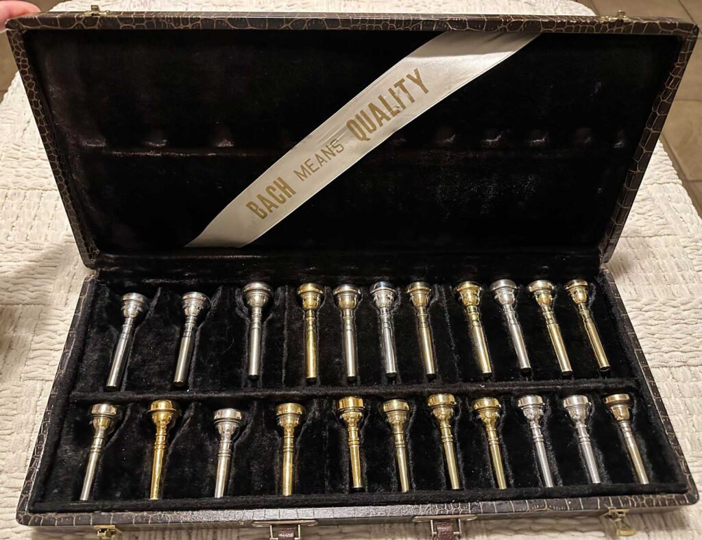 Mouthpiece DealerDisplayCase 22 view1