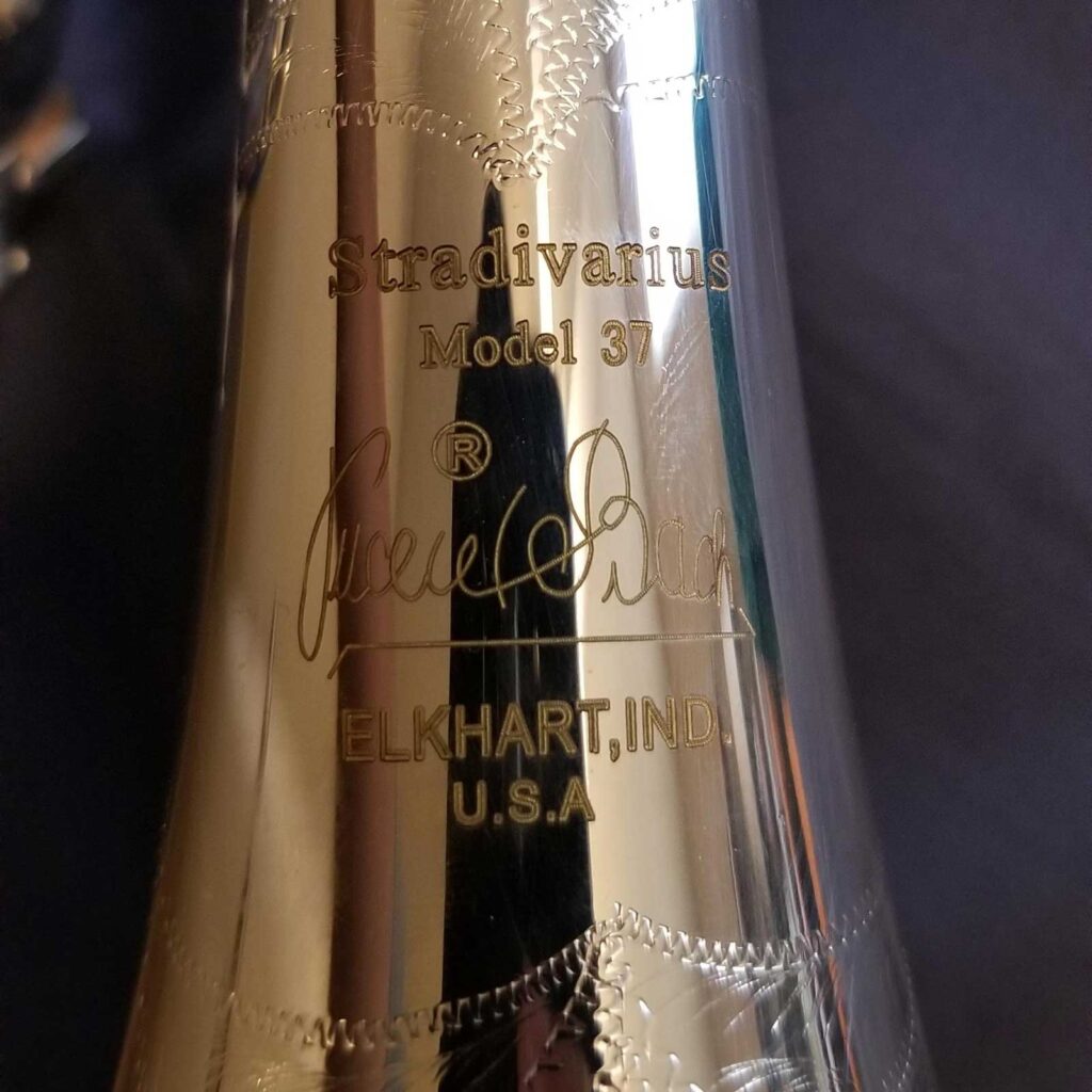 Trumpet ModelFake BellEngraving 1