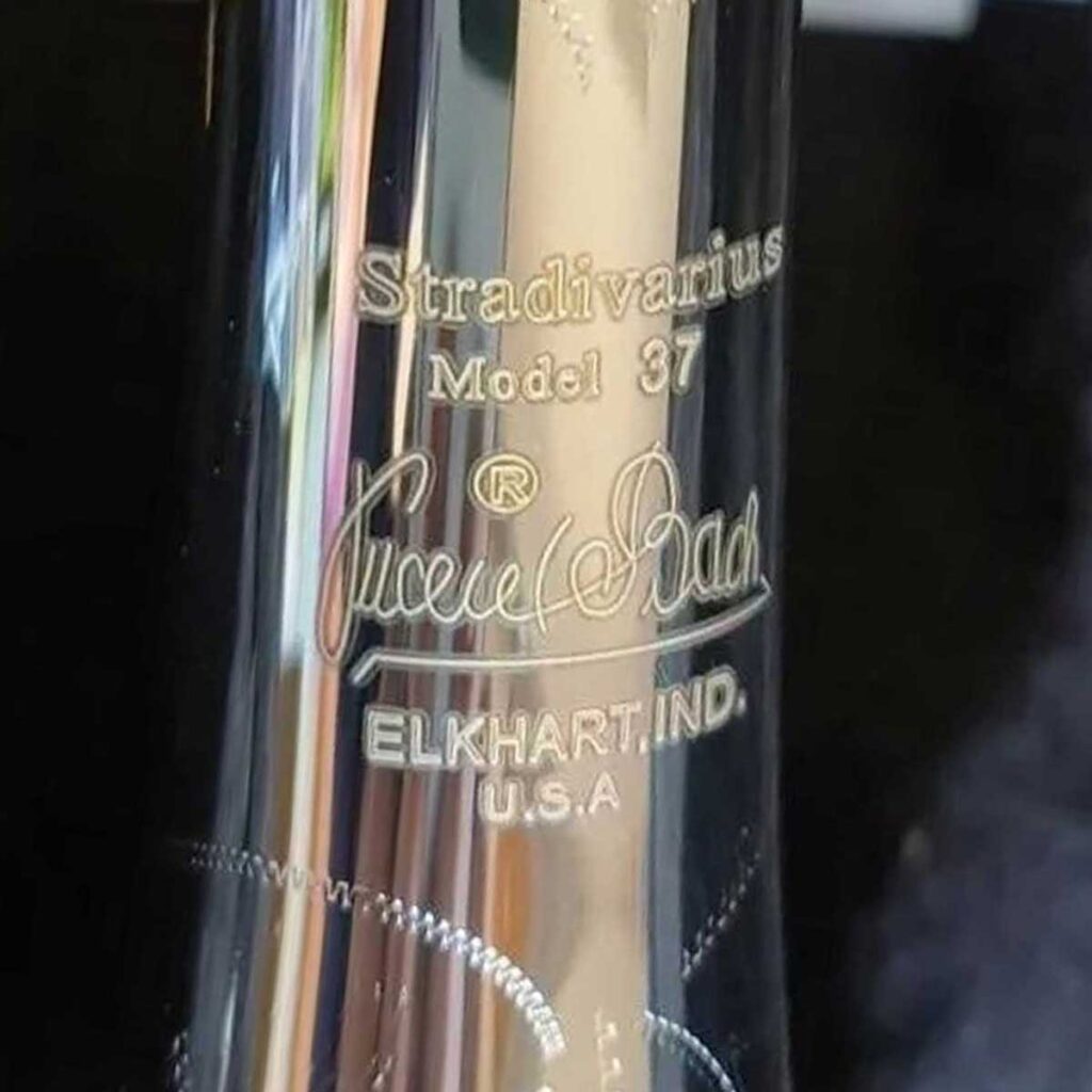 Trumpet ModelFake BellEngraving 2